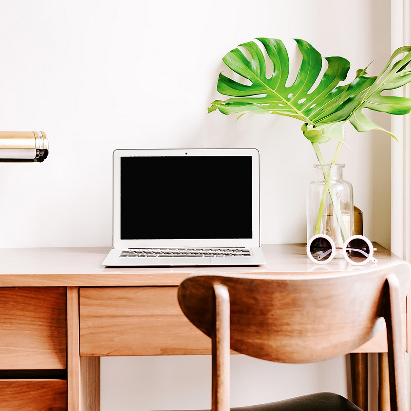 A nice, clean organized desk